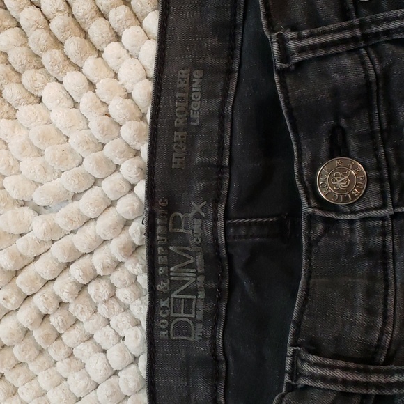 Rock & Republic size 14 high roller slimming legging high waist and stretchy - Picture 3 of 9